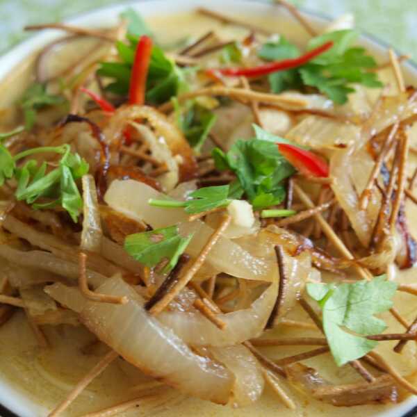 Kluseczki Chiang Mai - czyli bezglutenowa zupa tajska