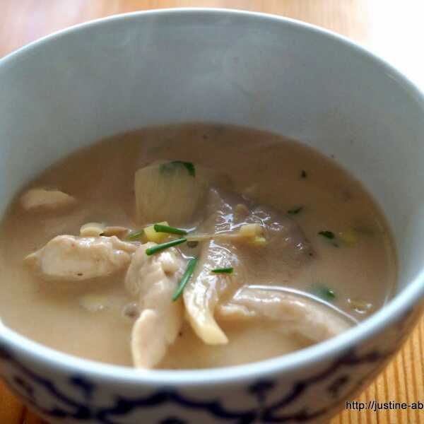 TAJLANDIA: Tom kha gai (zupa z kurczakiem na mleczku kokosowym)