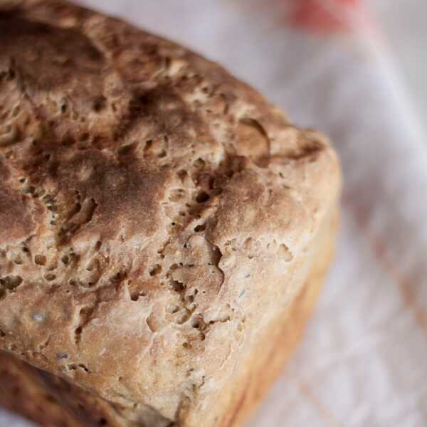 Domowa piekarnia: chleb pytlowy z mąką razową