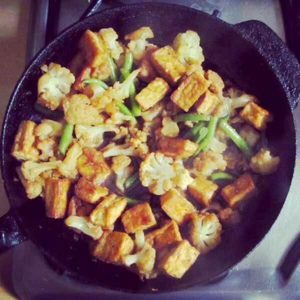 Soba ze smazonym tofu i kalafiorem czyli obiady półtoraroczniaka