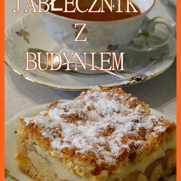 Delikatny jabłecznik z budyniem 