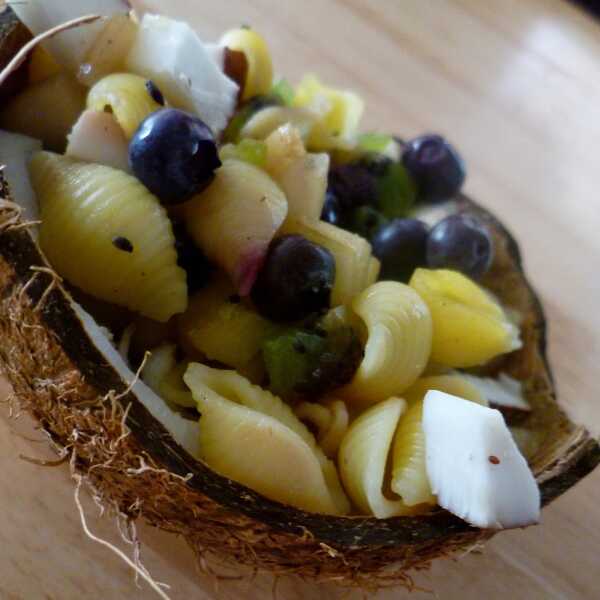 Kokosowo- makaronowa sałatka owocowa 