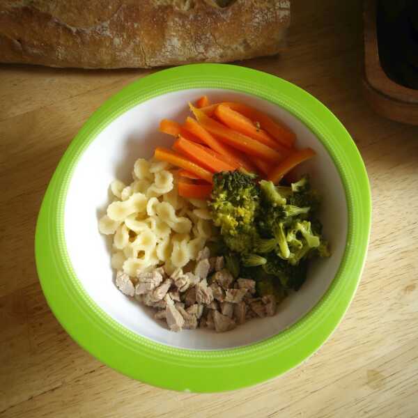 Makaron z mięsem i warzywami/Pasta with meat and vegetables 