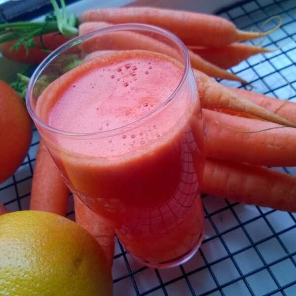 Sok z marchwi i grapefruita / Carrot juice with grapefriut