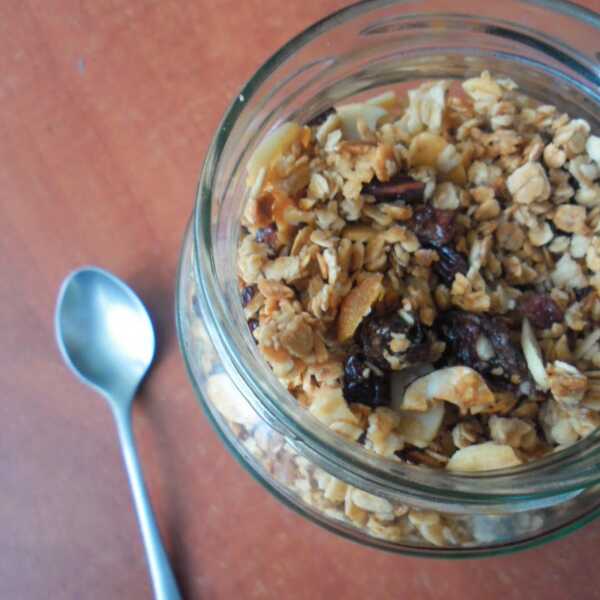 DOMOWA GRANOLA morelowo – migdałowa