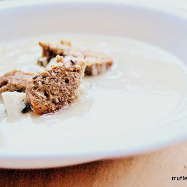 Zupa cebulowa z miodowymi grzankami, czyli słowo na listopad