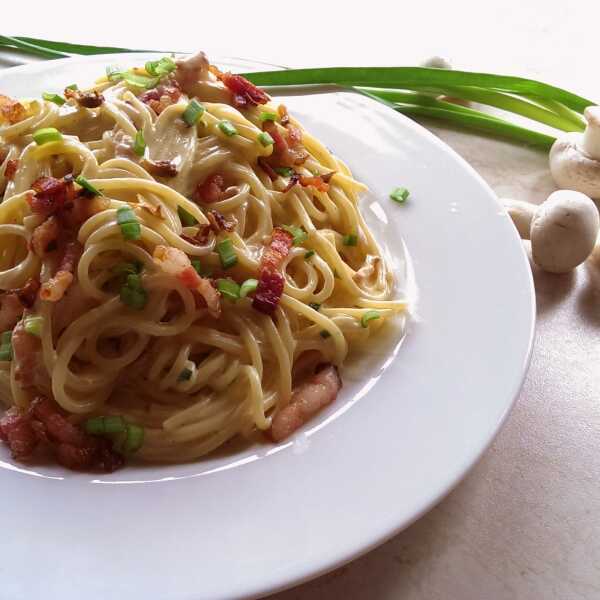 Spaghetti nostra carbonara