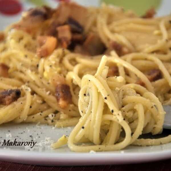 Prawdziwe bardzo włoskie spaghetti carbonara