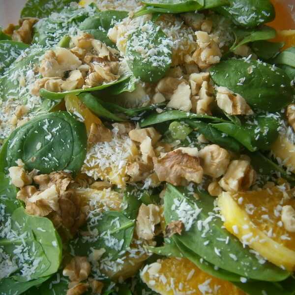 Sałatka z liści szpinaku/ Spinach leafs salad