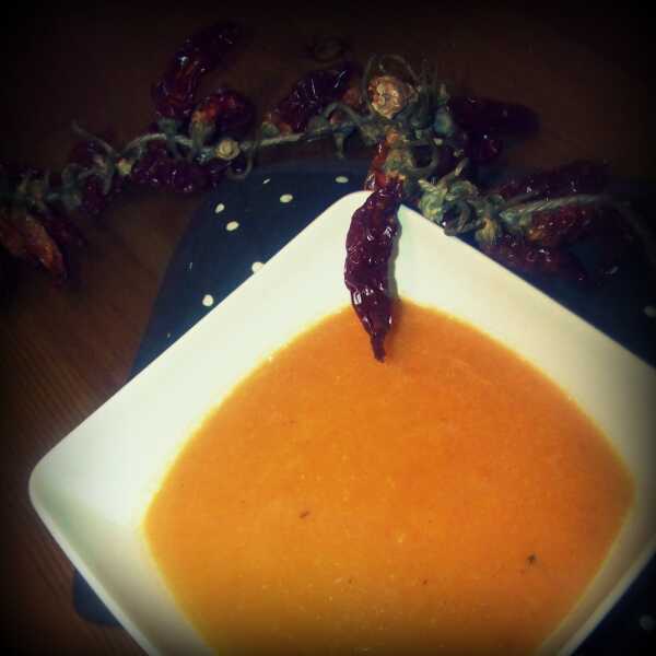 Zupa-krem z pomidorów i czerwonej soczewicy