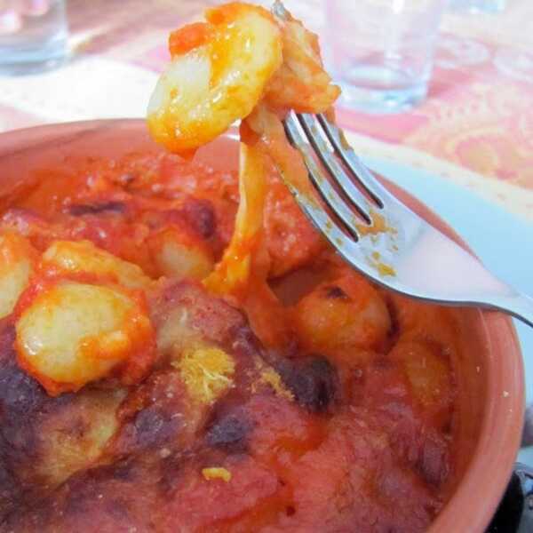 Gnocchi nel pignatiello, czyli kluski ziemniaczane zapiekane w sosie pomidorowym