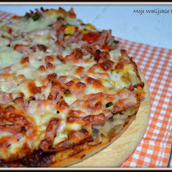 MARGARYTKOWA PIZZA NA DROŻDŻOWYM SPODZIE