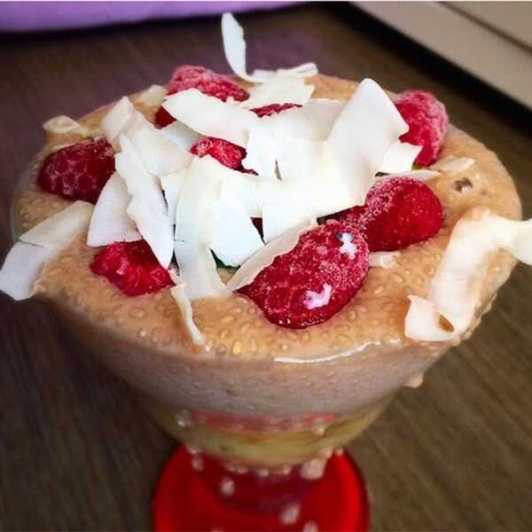 30. Bananowo-kokosowy pudding chia