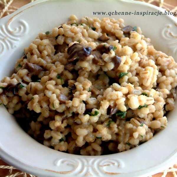 Pęczak a'la risotto z grzybami leśnymi i natką pietruszki. Jako samodzielne danie, lub dodatek do obiadu. 