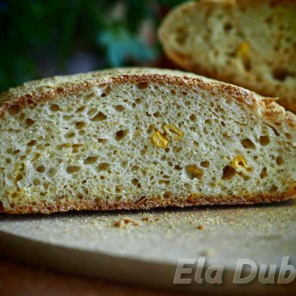 Chleb orkiszowo-kukurydziany z kukurydzą