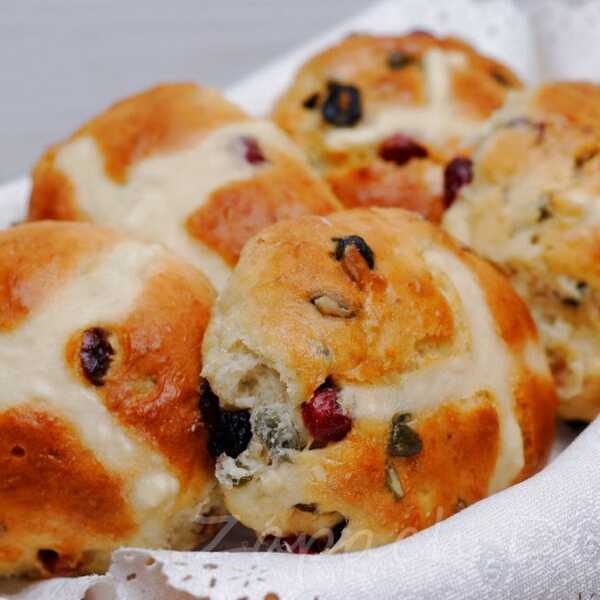 Hot Cross Buns - wielkopiątkowe bułeczki