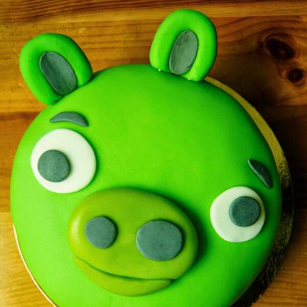 Tort zielona świnka z Angry Birds