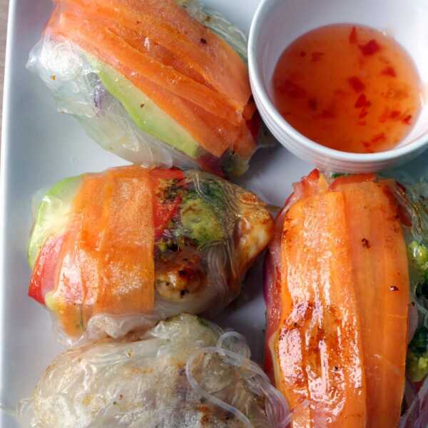 Spring rolls z makaronem ryżowym: