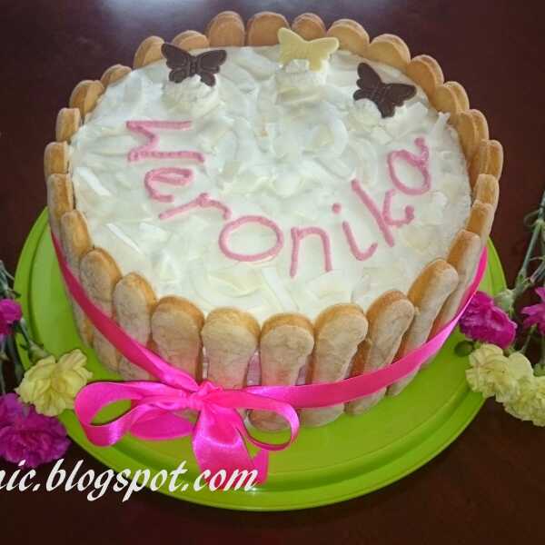 Biały, malinowy tort - idealny dla dziewczynki