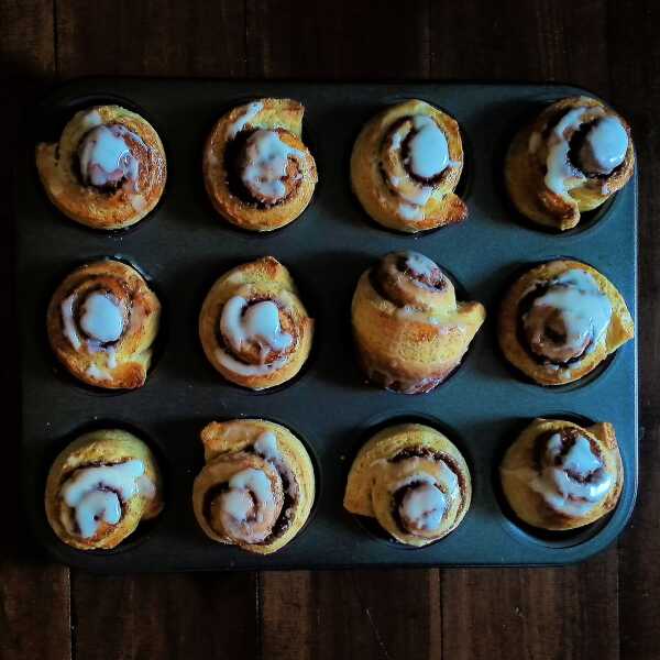 CINNAMON ROLLSY Z KARDAMONEM / CINNAMON-CARDAMOM ROLLS