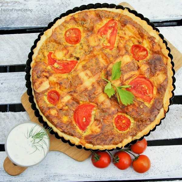 Quiche z wędliną, serem i pomidorami