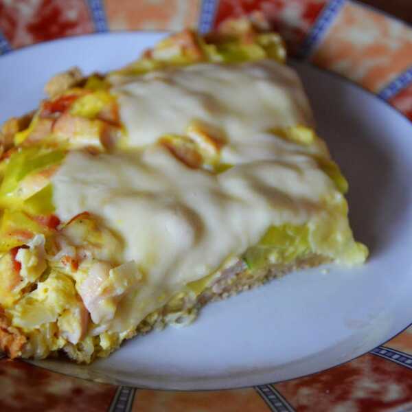 Tarta z porami, kurczakiem wedzonym i ricotta