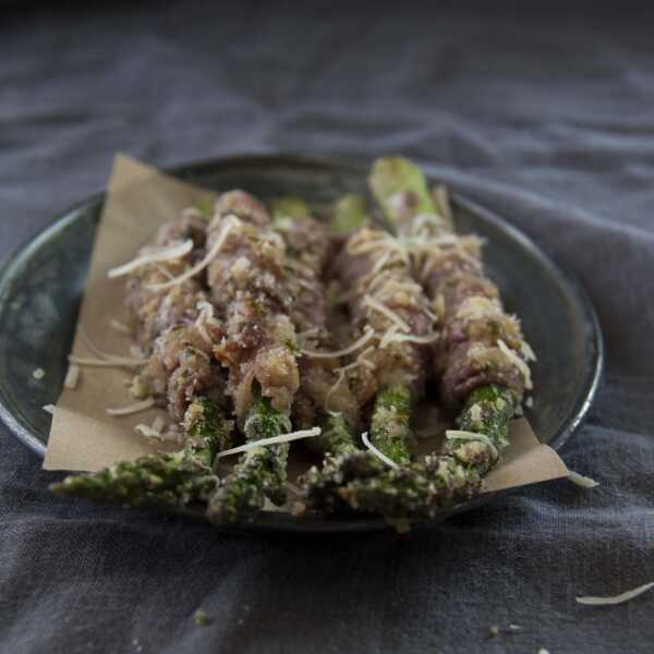 Szparagi zapiekane z szynką parmeńską 