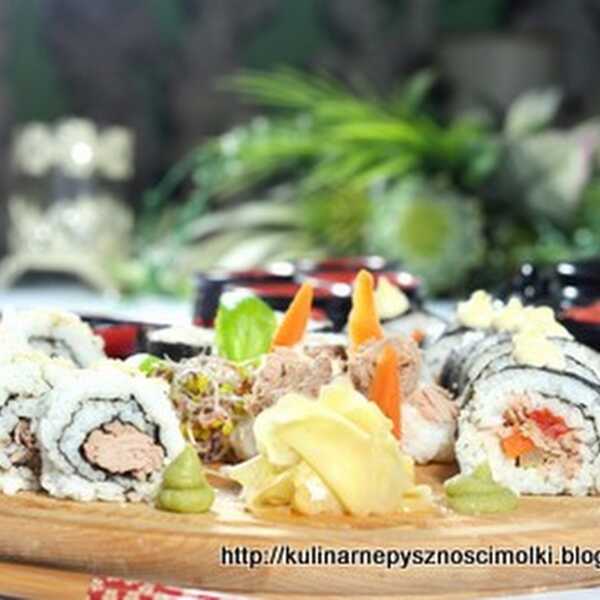 Sushi z tuńczykiem w sosie własnym 