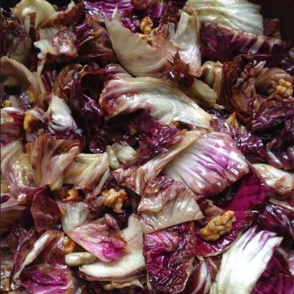 Radicchio z orzechami - przepis