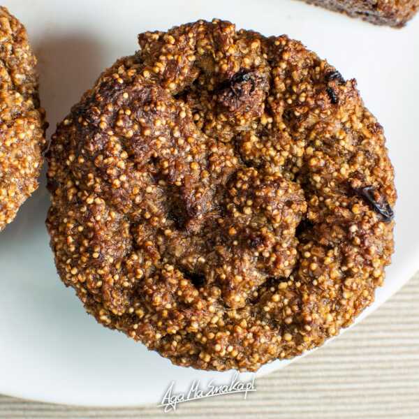 Amarantusowe muffinki (czekoladowe?) podawane na zimno