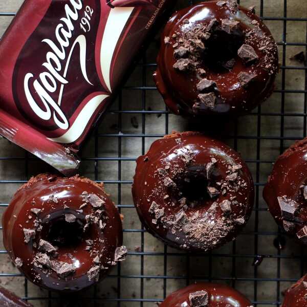 Potrójnie czekoladowe donuty