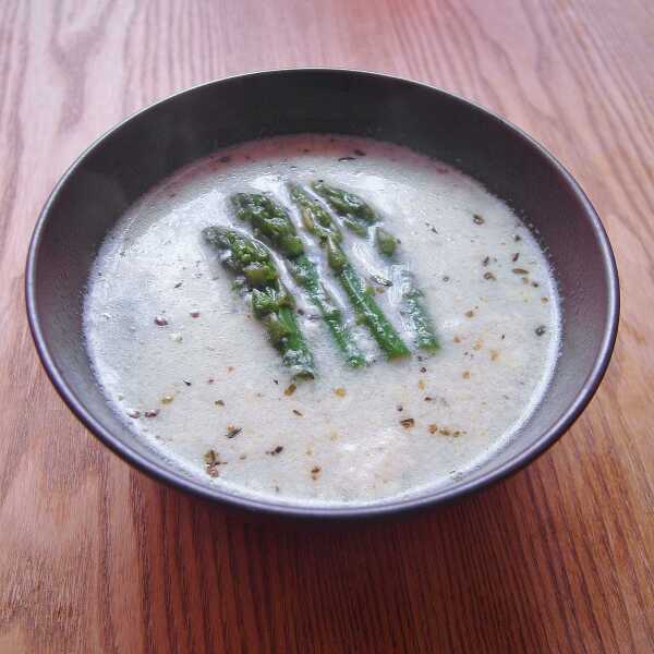 Asparagus chowder - amerykańska kremowa zupa ze szparagów