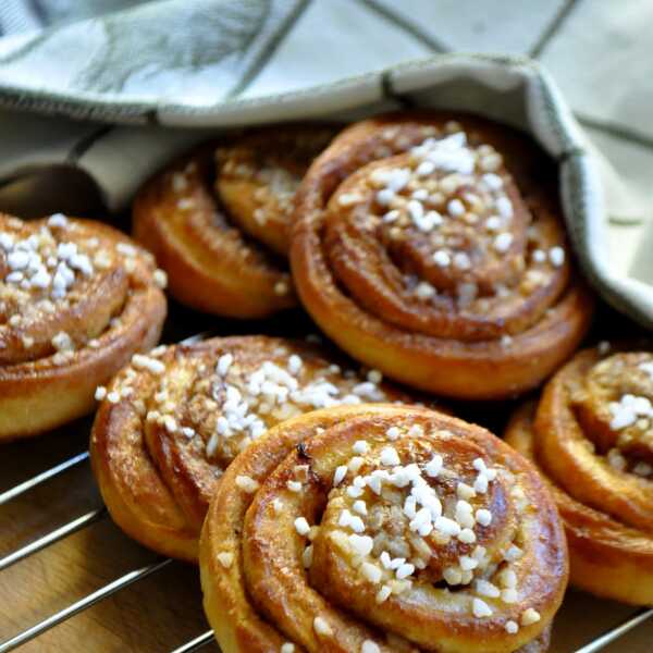 Kanelbullar, czyli szwedzkie bułeczki kardamonowe