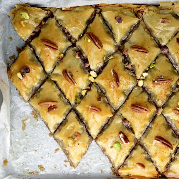 Baklava z orzechami pekan i pistacjami