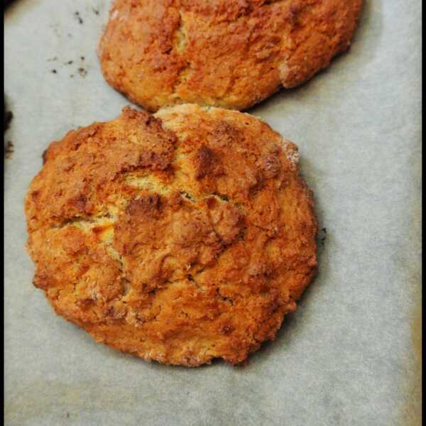 Scones pełnoziarniste - słodka przekąska bez cukru :)