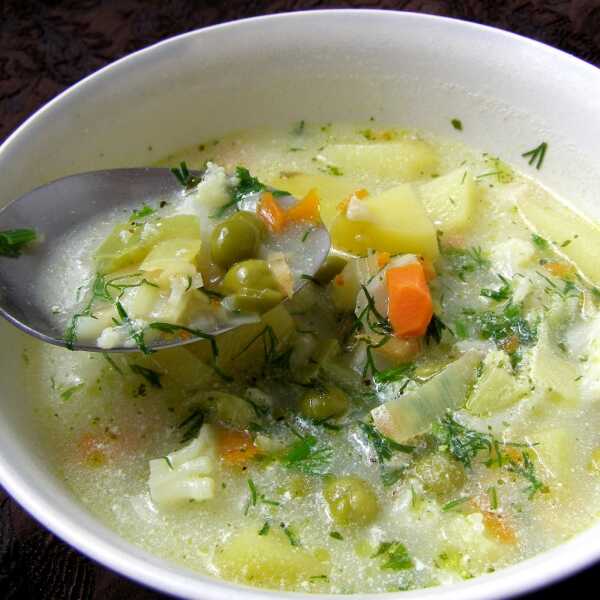 Kalafiorowa-groszkowa zupa na maśle...