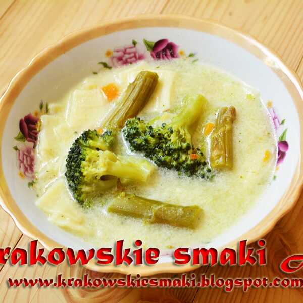 Zupa brokułowo - szparagowa