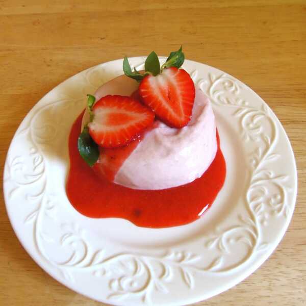 Truskawkowa panna cotta/Strawberry panna cotta