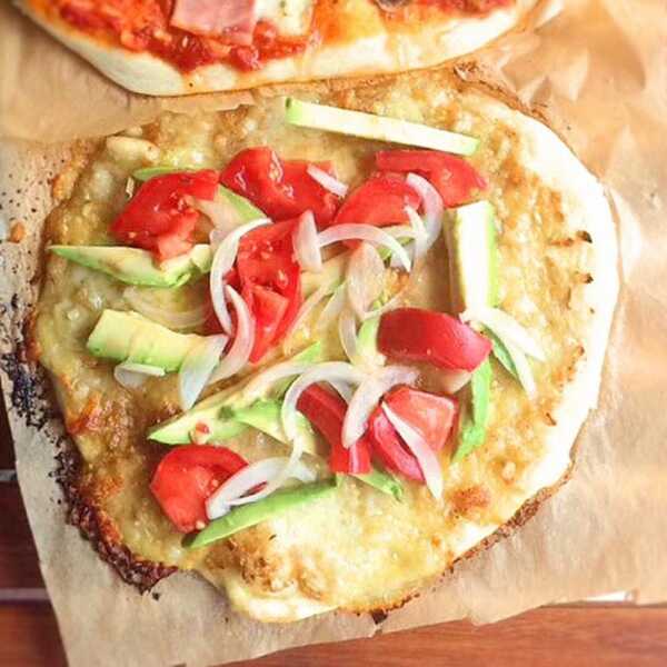 Pizza with avocado