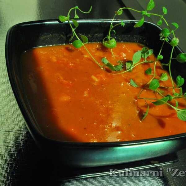 Zupa z marchewki i czerwonej soczewicy