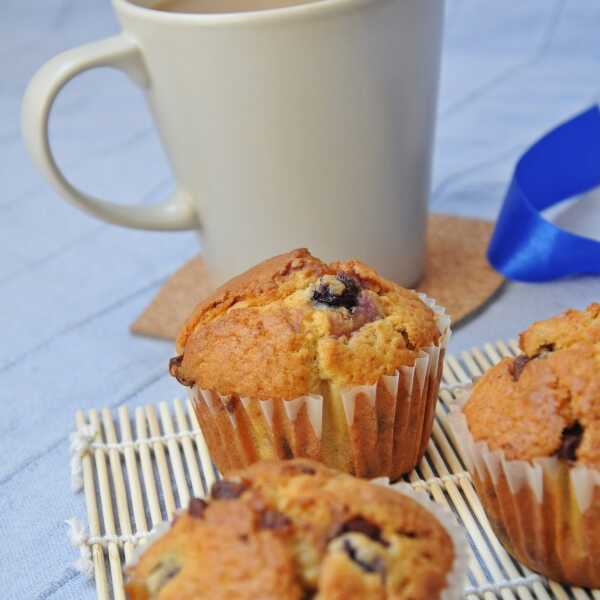 Muffinki z borówkami i czekoladą