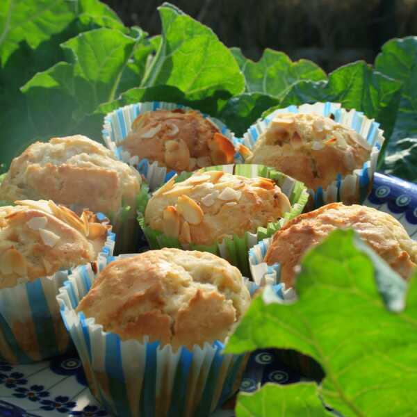 MUFFINY Z RABARBAREM