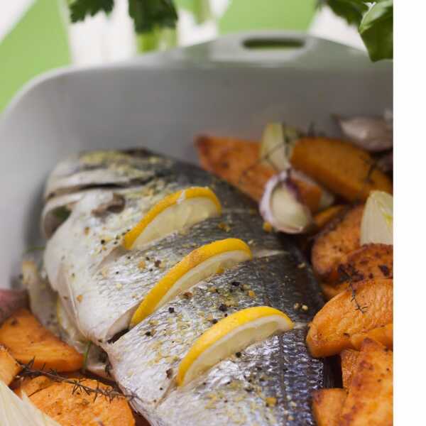Dorada pieczona z batatami
