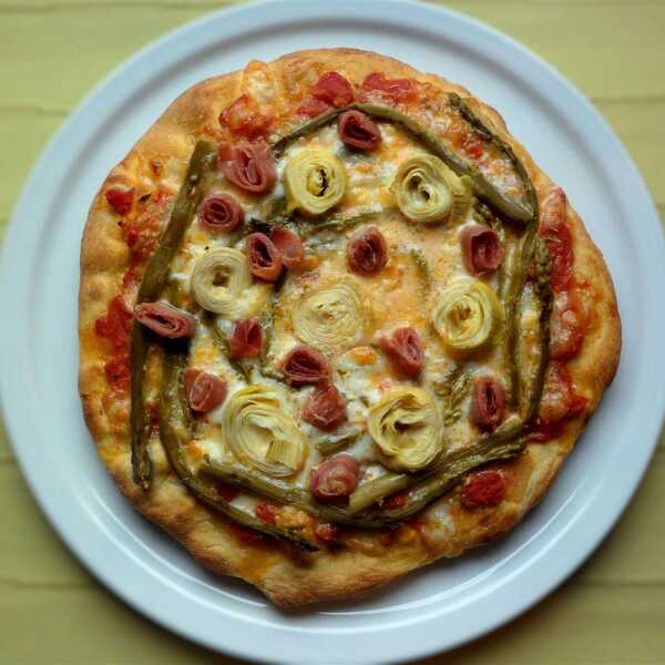 Międzynarodowy Dzień Pizzy: domowa pizza na grubym cieście
