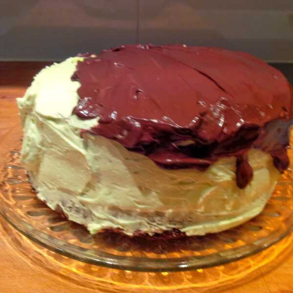Tort czekoladowy z kremem mascarpone