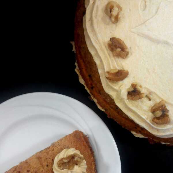 Coffee and walnut cake, czyli kawowy tort orzechowy.