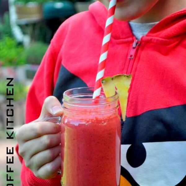 Truskawka-ananas smoothie