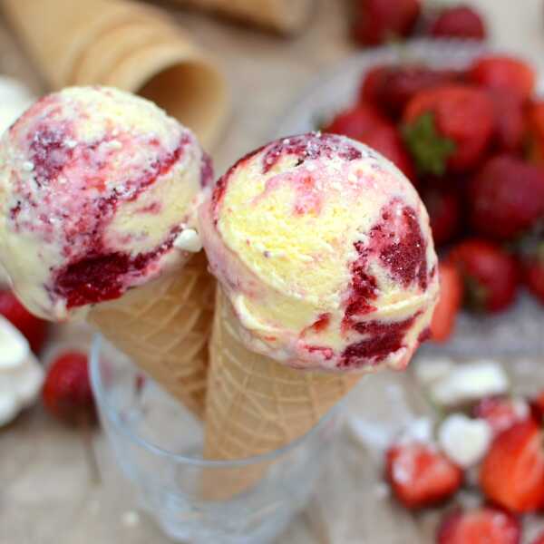 Lody o smaku truskawkowego eton mess