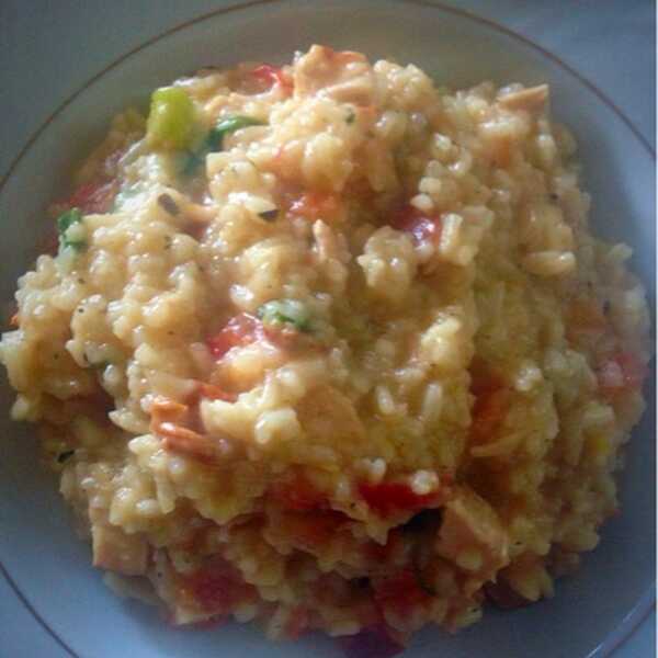 Risotto z wędzonym kurczakiem i pomidorem