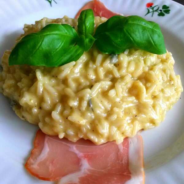 Risotto z niebieskim serem pleśniowym